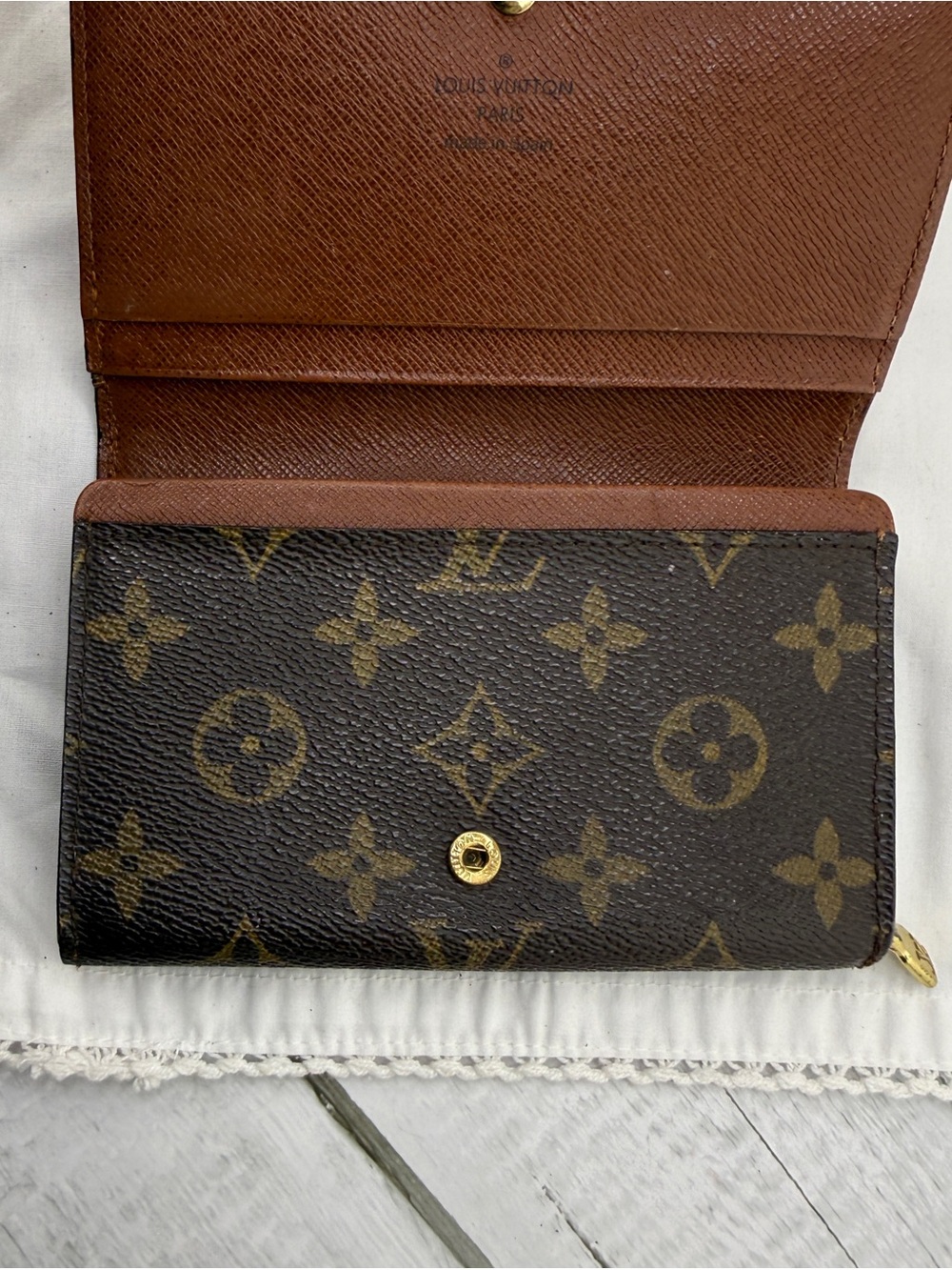 AUTHENTIC LOUIS VUITTON Monogram Porte-Monnaie Billets Tresor Wallet. - Picture 3 of 12